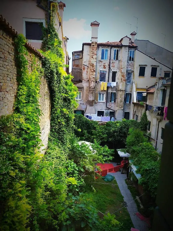 ** Bed & Breakfast B&B Venice 1964 Italy